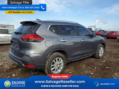 Used 2017 Nissan Rogue SV image 3