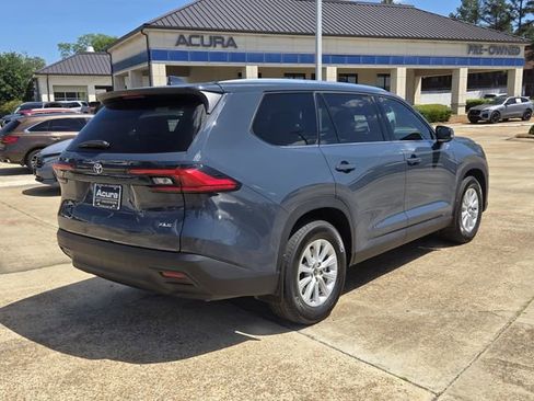 Used 2024 Toyota Grand Highlander XLE image 4