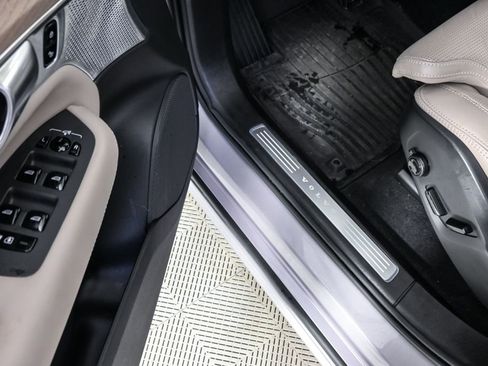 Certified 2026 Volvo XC90 T8 Ultra image 10