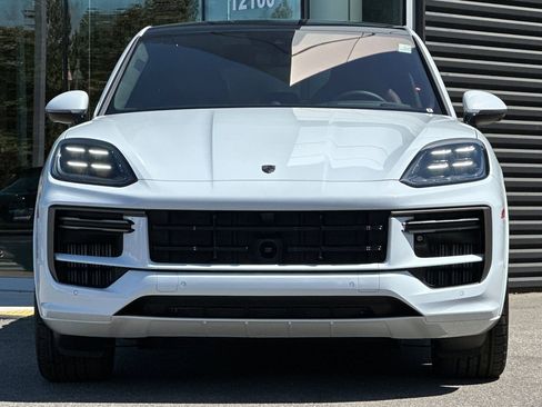 New 2025 Porsche Cayenne Turbo image 11