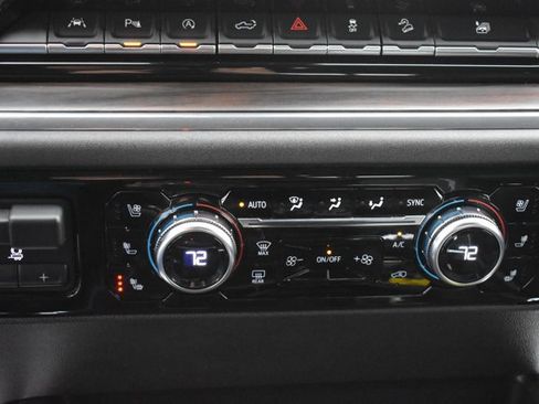 Used 2023 GMC Sierra 1500 SLT image 27