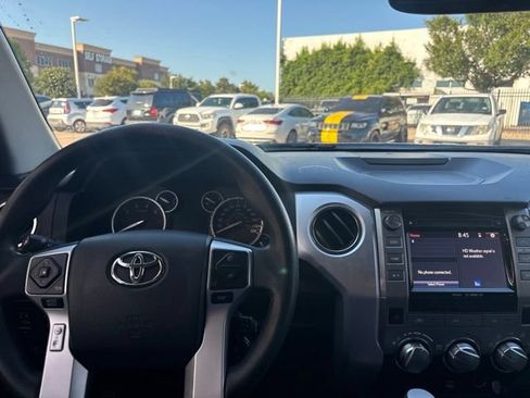 Used 2014 Toyota Tundra SR5 w/ SR5 Upgrade Package RWD image 10