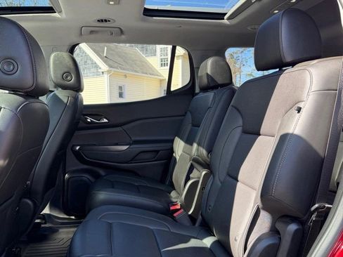 Used 2021 GMC Acadia SLT w/ Preferred Package image 11