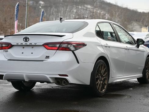 Used 2024 Toyota Camry SE w/ Convenience Package image 5