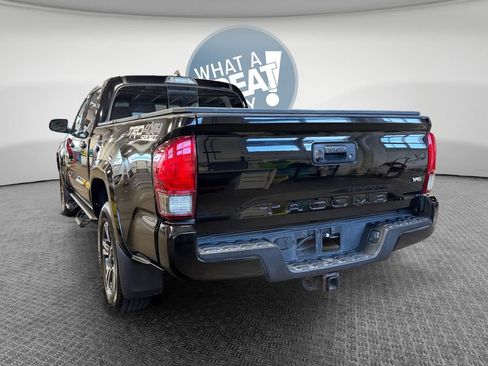 Used 2017 Toyota Tacoma TRD Sport w/ Tow Package AWD/4WD image 6