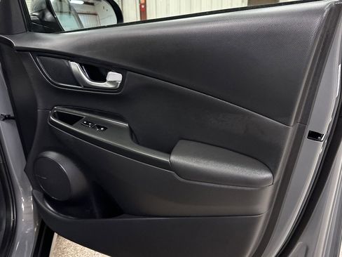 Used 2023 Hyundai Kona Limited image 29