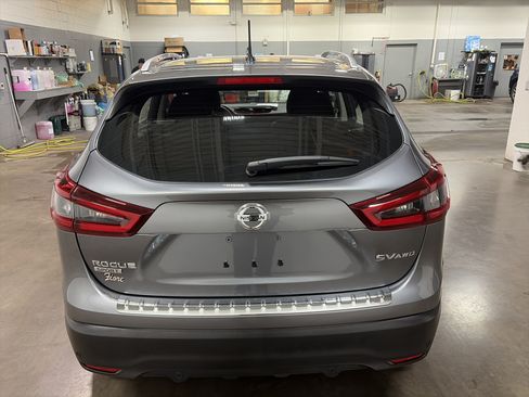 Used 2022 Nissan Rogue Sport SV AWD/4WD image 4