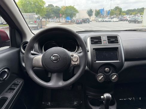 Used 2012 Nissan Versa SV FWD image 17