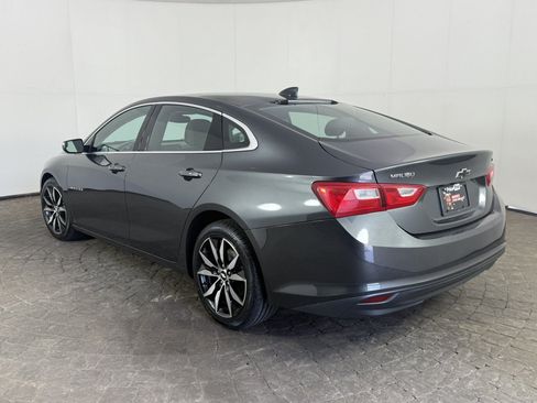 Used 2017 Chevrolet Malibu LT FWD image 5