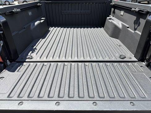 Used 2025 Toyota Tacoma SR5 AWD/4WD image 25