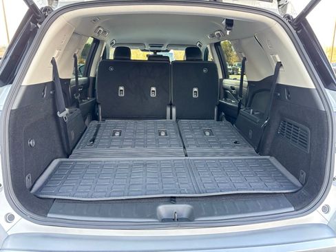 Used 2024 Nissan Pathfinder SL image 17