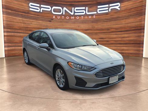 Used 2020 Ford Fusion SE image 7