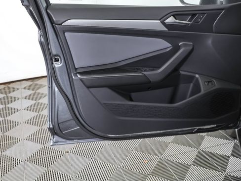 Used 2026 Volkswagen Jetta SE FWD image 30