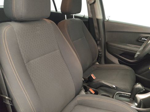 Used 2020 Chevrolet Trax LS FWD image 21