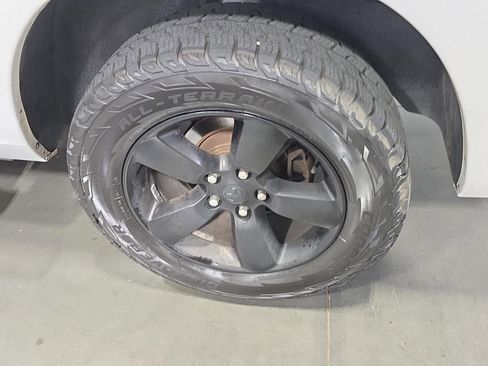 Used 2014 RAM 1500 Laramie image 23