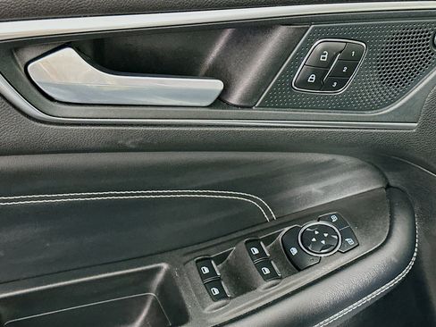 Used 2024 Ford Edge Titanium image 15