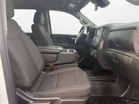 Used 2025 Chevrolet Silverado 1500 W/T w/ Z71 Off-Road Package AWD/4WD image 15