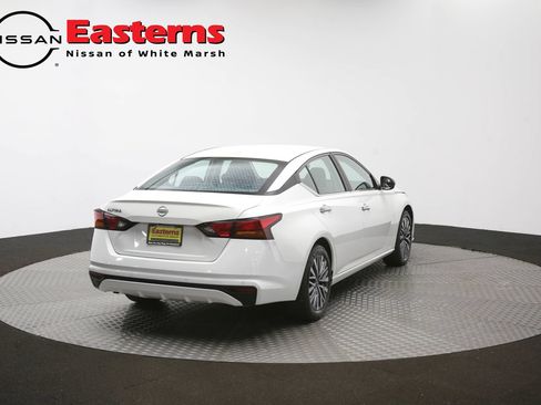 Used 2025 Nissan Altima 2.5 SV FWD image 38