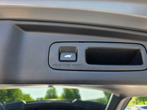Used 2025 Honda CR-V EX-L image 11