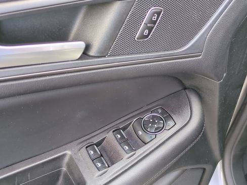 Used 2023 Ford Edge SE AWD/4WD image 12