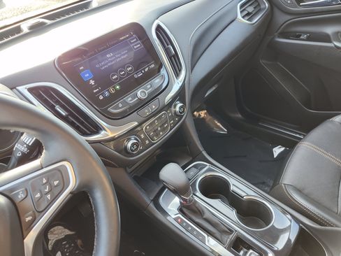 Used 2023 Chevrolet Equinox Premier FWD image 30