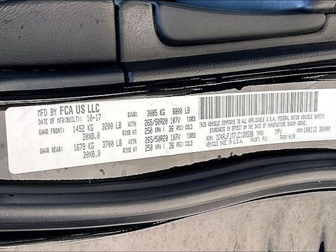 Used 2018 Jeep Grand Cherokee Summit w/ Platinum Series Group AWD/4WD image 27