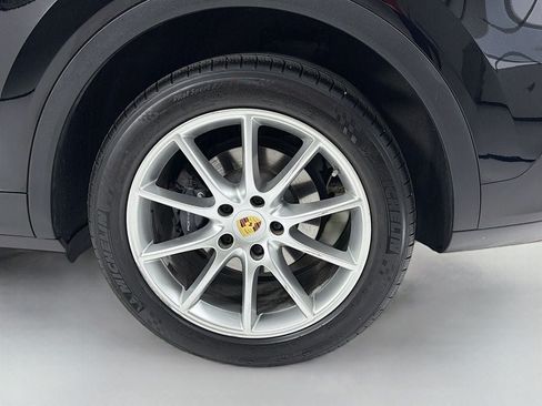 Certified 2019 Porsche Cayenne AWD/4WD image 33