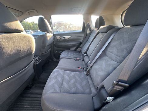 Used 2016 Nissan Rogue S AWD/4WD image 4