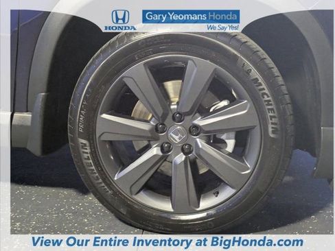 Certified 2025 Honda Pilot Sport image 11