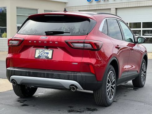 New 2024 Ford Escape SE FWD image 38