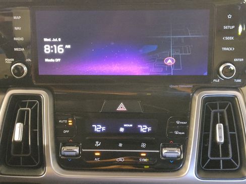 Used 2023 Kia Sorento S FWD image 25