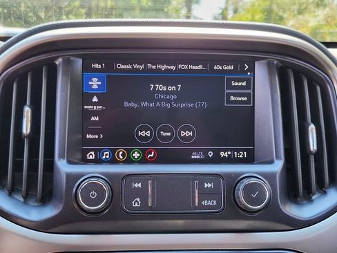 Used 2022 Chevrolet Colorado Z71 AWD/4WD image 24
