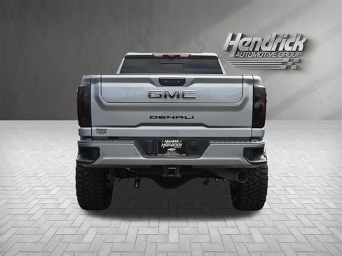 Used 2025 GMC Sierra 2500 Denali Ultimate AWD/4WD image 9