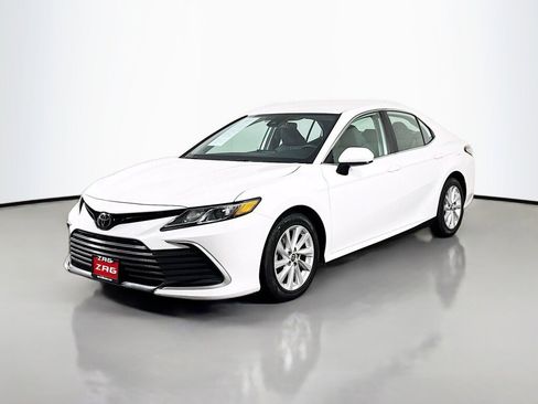 Used 2023 Toyota Camry LE image 1