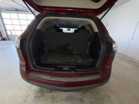 Used 2015 Chevrolet Traverse LT w/ Style and Technology Package image 23