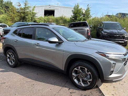 New 2026 Chevrolet Trax LT FWD image 5