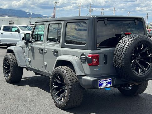 Used 2023 Jeep Wrangler Unlimited Sahara AWD/4WD image 7