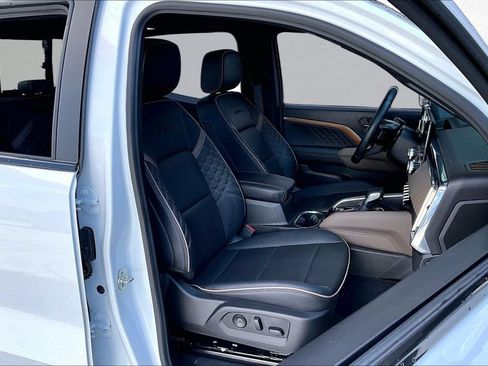 Used 2025 GMC Canyon Denali AWD/4WD image 30