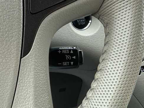 Used 2013 Toyota Sienna XLE image 26