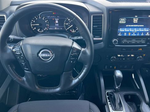 Used 2024 Nissan Frontier SV w/ SV Convenience Package image 14