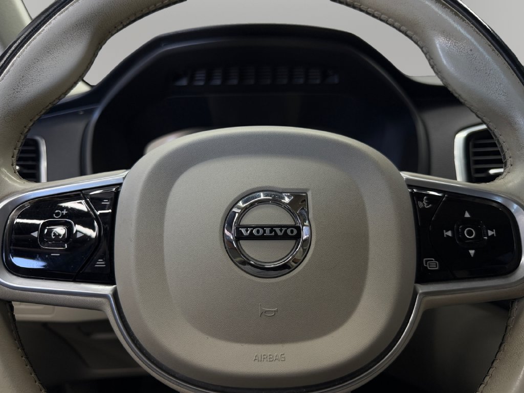 Used 2021 Volvo XC90 T8 Inscription Expression w/ Advanced Package AWD/4WD image 17