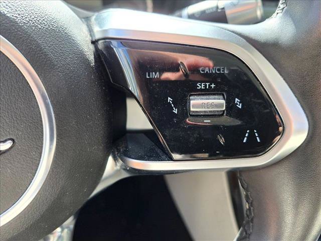 Used 2020 Jaguar XE S RWD image 14