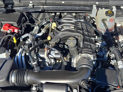 Used 2023 Jeep Wrangler Altitude image 21