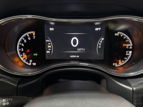 Used 2019 Jeep Grand Cherokee Altitude AWD/4WD image 19