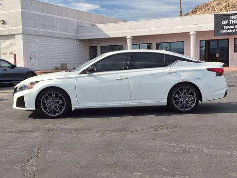 Used 2023 Nissan Altima 2.0 SR FWD image 3