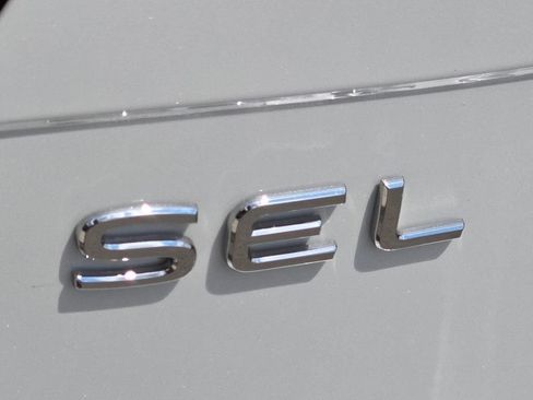 Used 2024 Volkswagen Tiguan SEL R-Line AWD/4WD image 30