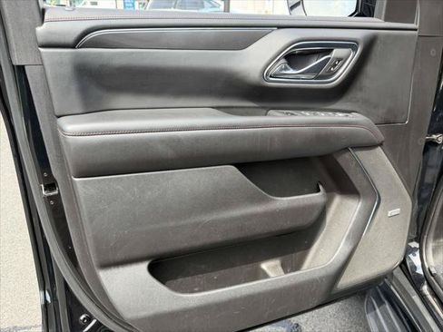 Used 2023 Chevrolet Suburban RST w/ Luxury Package AWD/4WD image 18