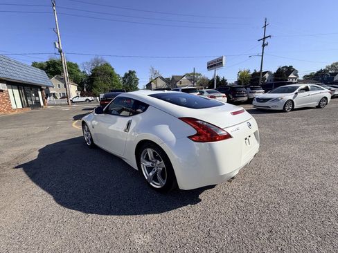 Used 2012 Nissan 370Z Touring RWD image 36