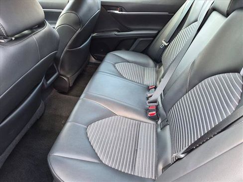Used 2021 Toyota Camry SE FWD image 16