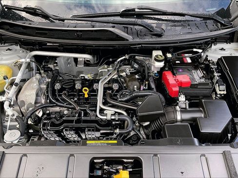 Certified 2021 Nissan Rogue SV FWD image 11